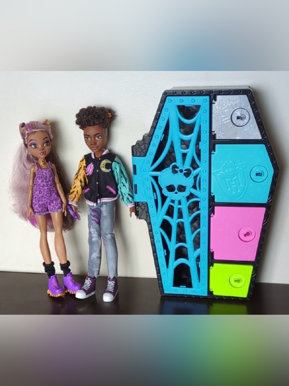 MONSTER HIGH - SKULLTIMATE SECRETS- CLAWDEEN AND CLAWD DOLLS AND LOCKER
